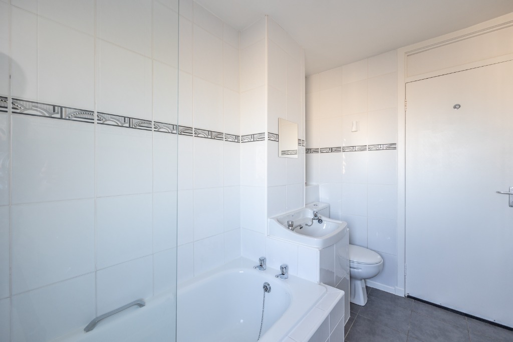 Image of Waterside Street