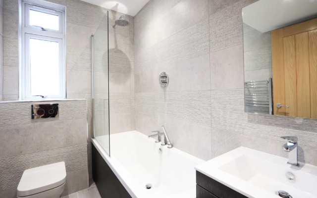 Bathroom renovation by MQ