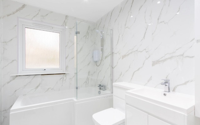 Bathroom renovation by MQ
