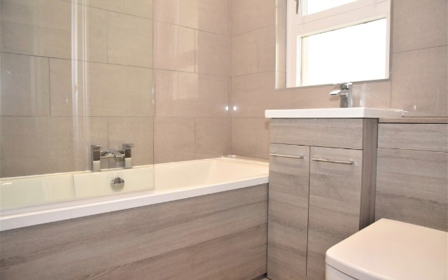 Bathroom renovation by MQ