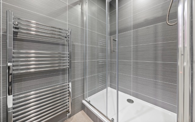 Bathroom renovation by MQ