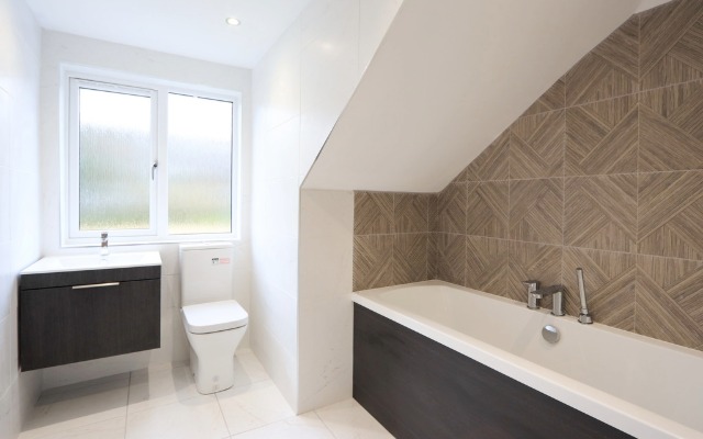 Bathroom renovation by MQ