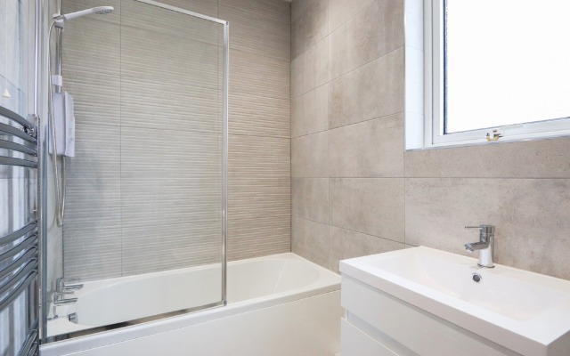 Bathroom renovation by MQ